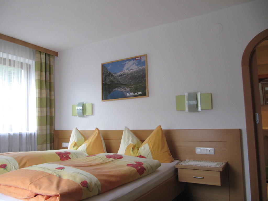 Gästehaus Luxner Strass im Zillertal Zimmer foto