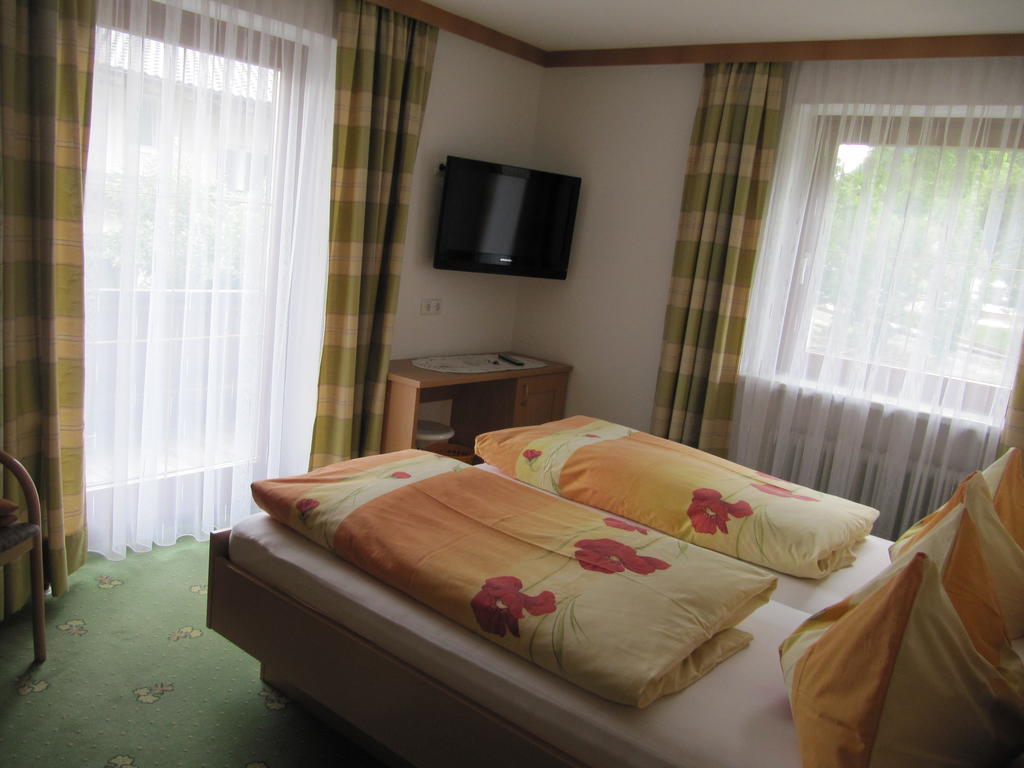 Gästehaus Luxner Strass im Zillertal Zimmer foto